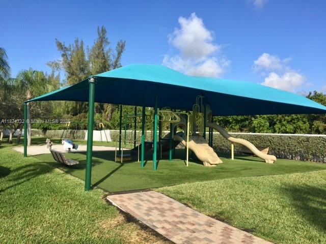 WESTLAKE VILLAGE PLAT - Residential Lease