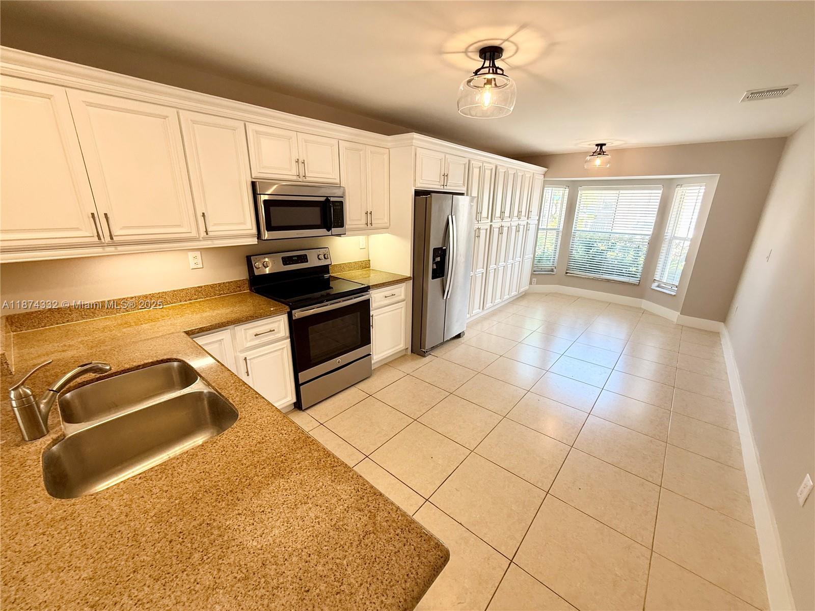 WESTLAKE VILLAGE PLAT - Residential Lease