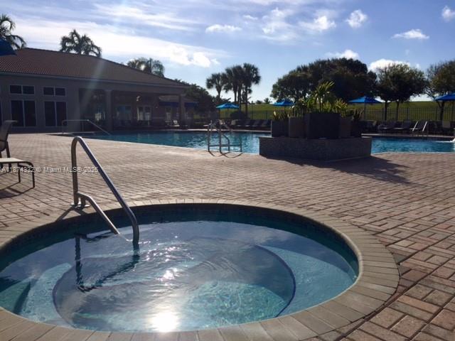 WESTLAKE VILLAGE PLAT - Residential Lease