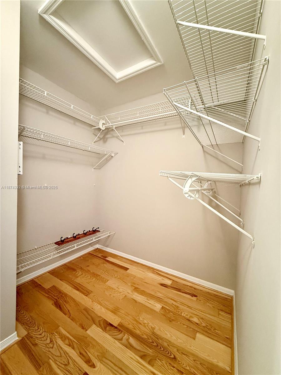 WESTLAKE VILLAGE PLAT - Residential Lease