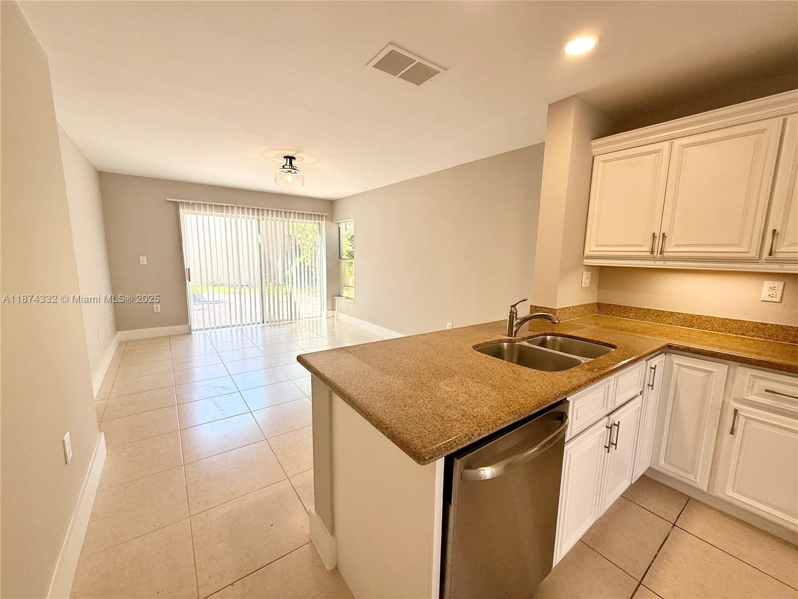 WESTLAKE VILLAGE PLAT - Residential Lease