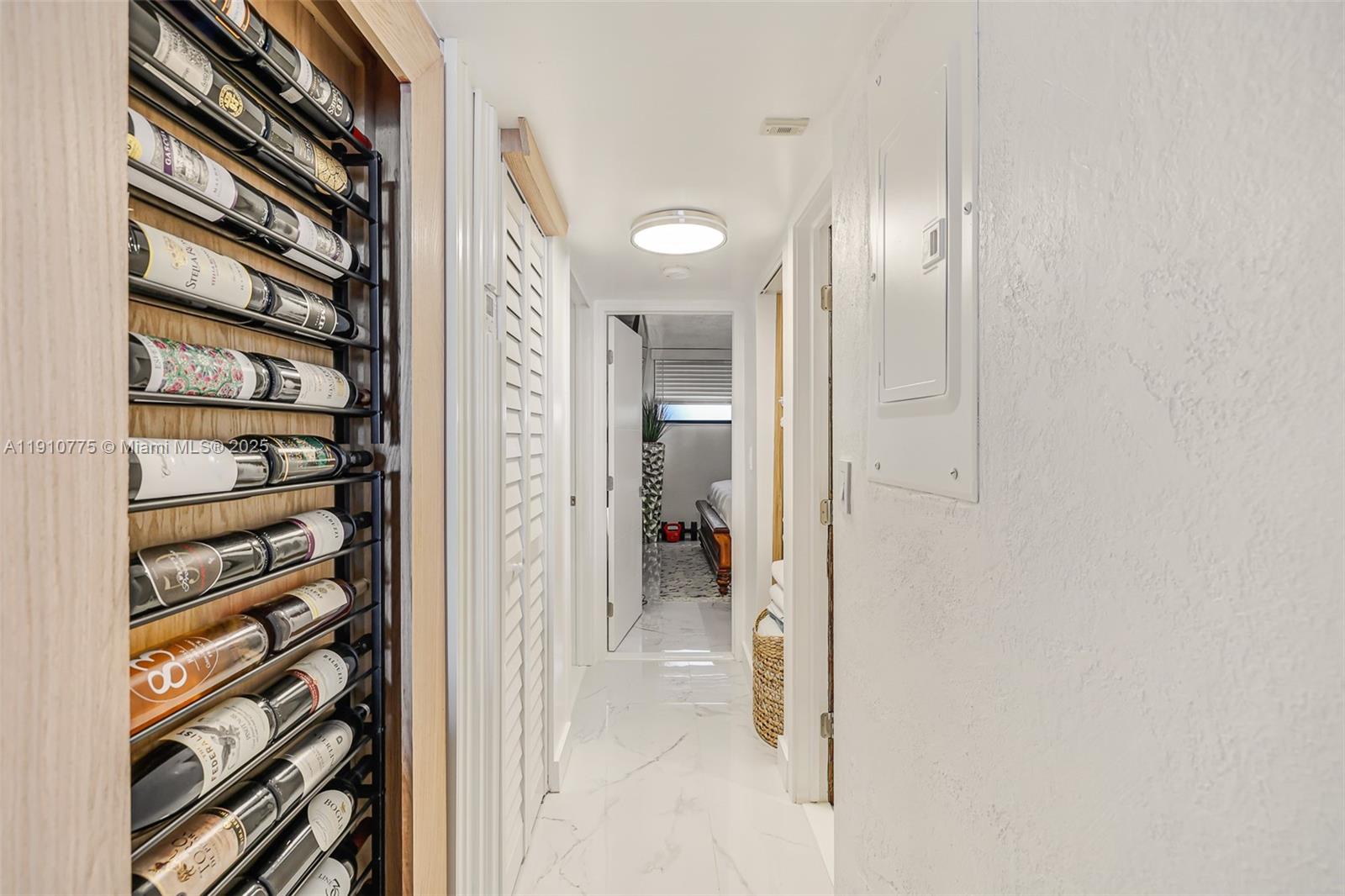 CASA DEL REY CONDO - Residential