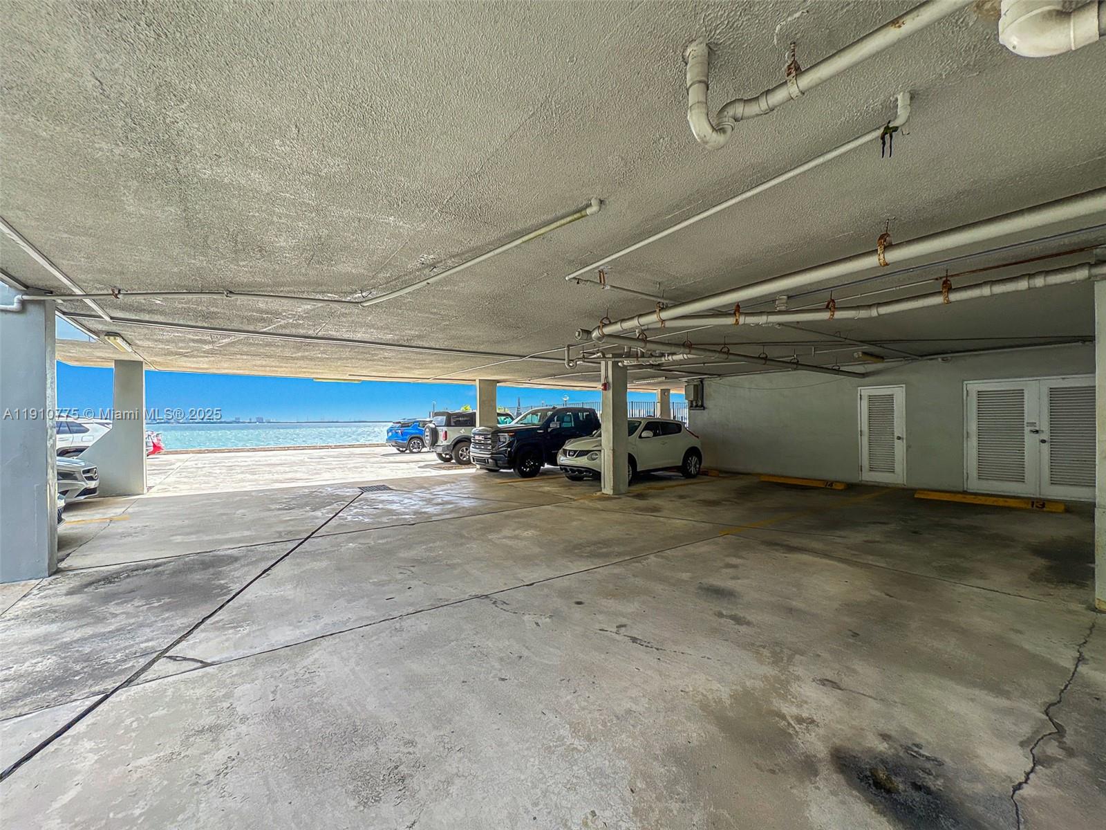 CASA DEL REY CONDO - Residential