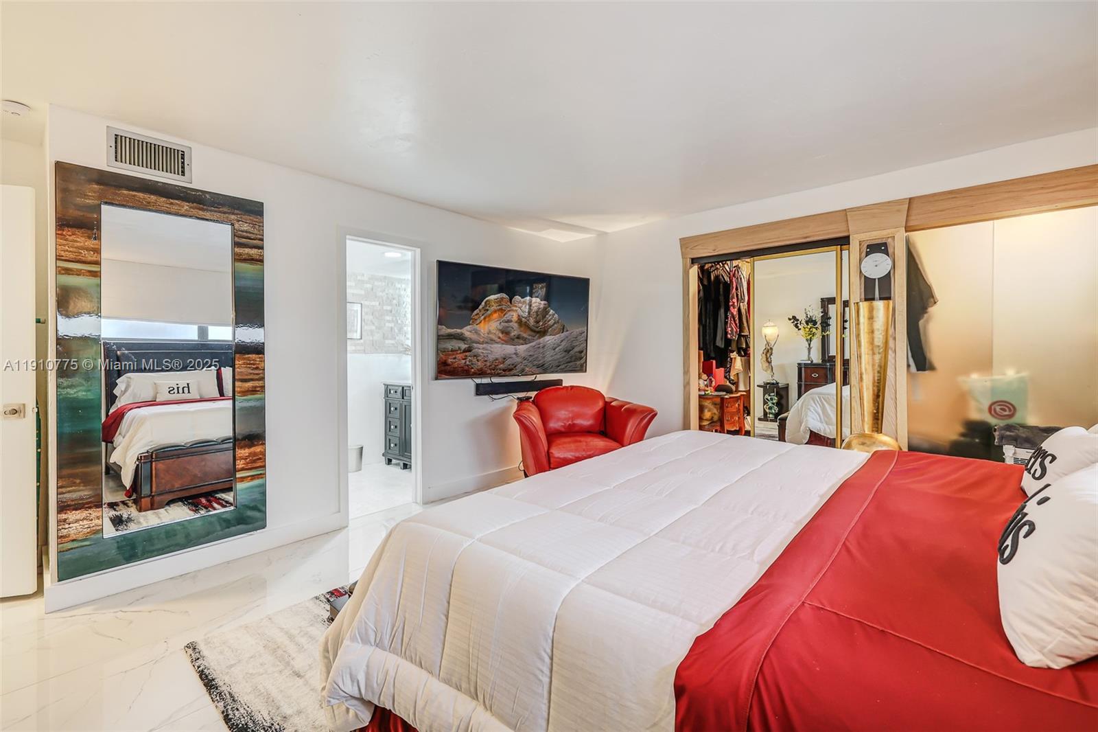 CASA DEL REY CONDO - Residential