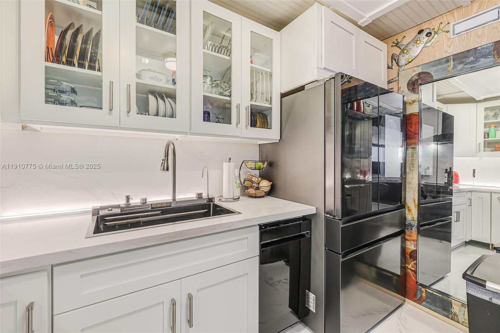 CASA DEL REY CONDO - Residential