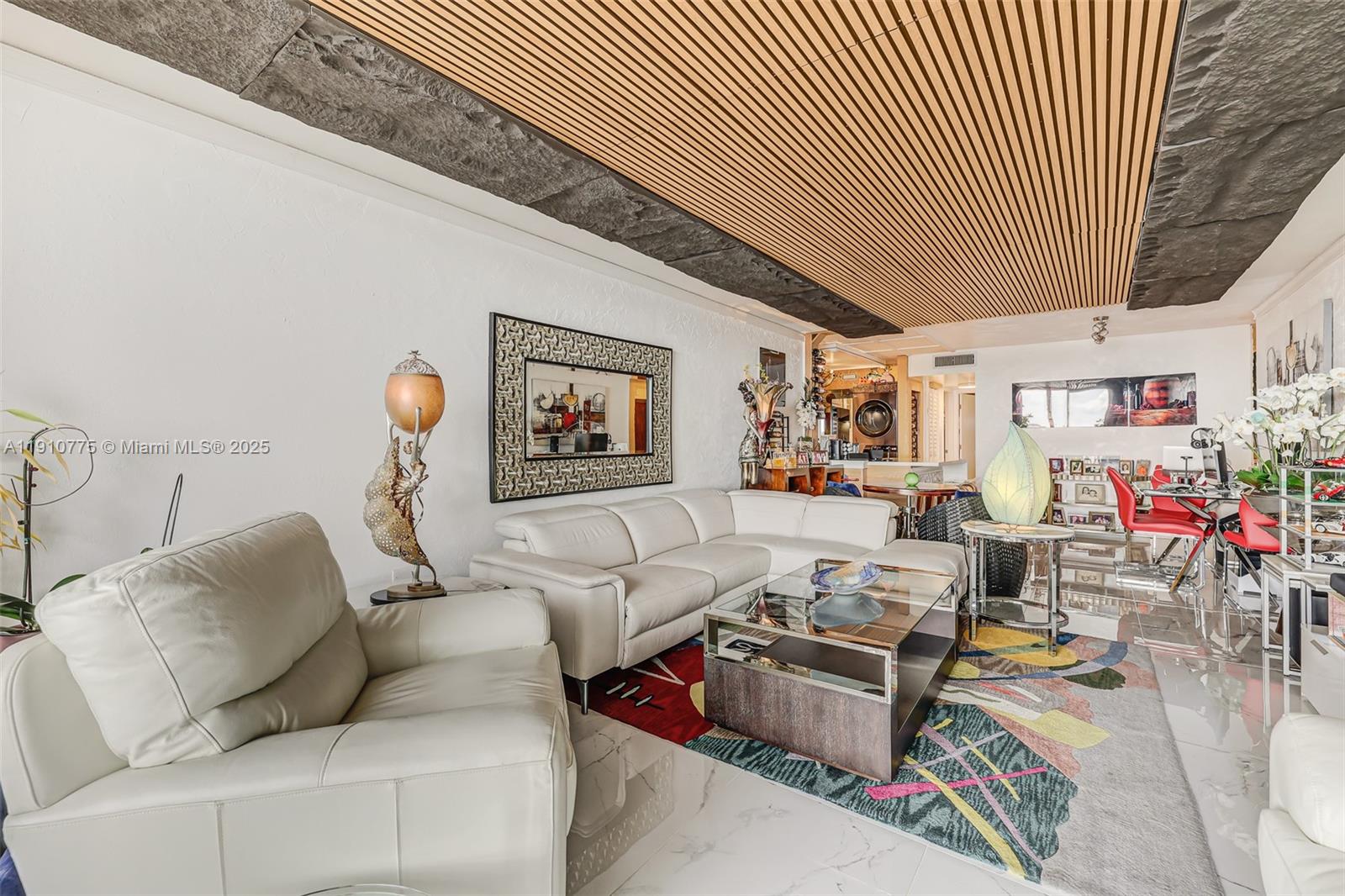 CASA DEL REY CONDO - Residential