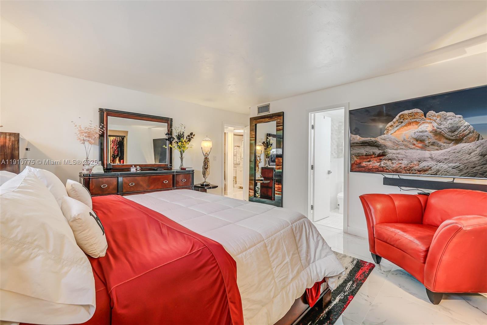 CASA DEL REY CONDO - Residential