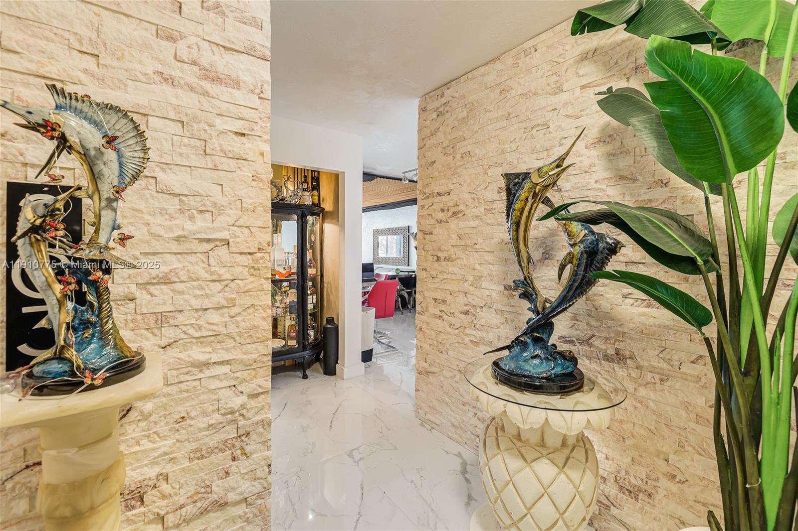 CASA DEL REY CONDO - Residential