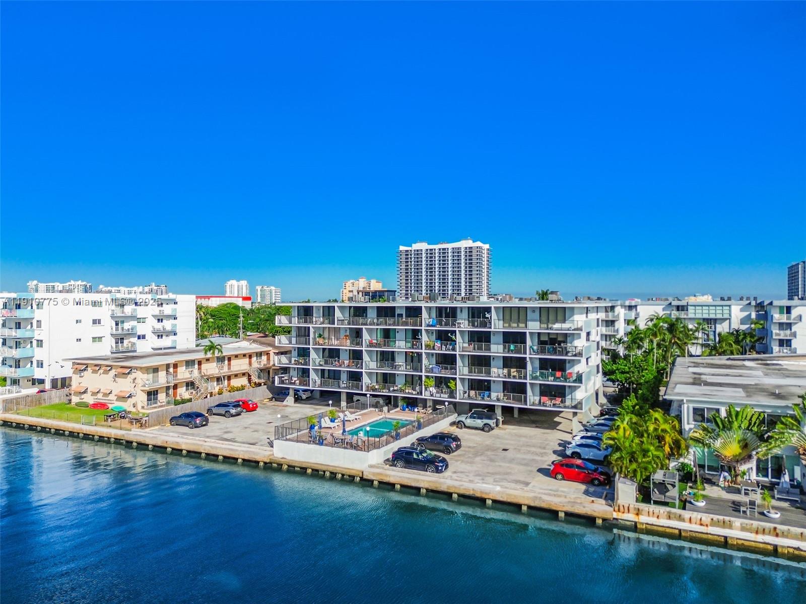 CASA DEL REY CONDO - Residential