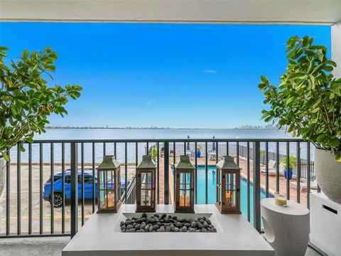 1820 S Treasure Dr 203D North Bay Village FL 33141