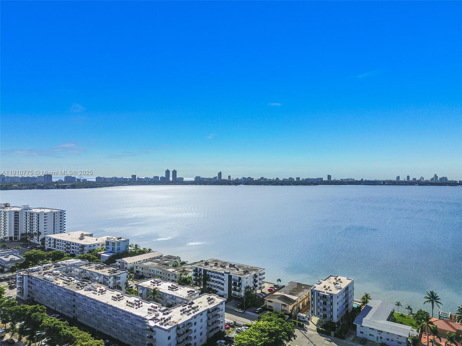 CASA DEL REY CONDO - Residential