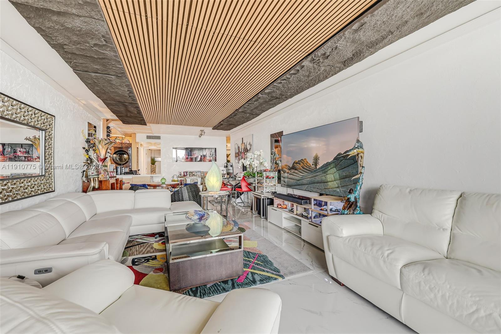 CASA DEL REY CONDO - Residential