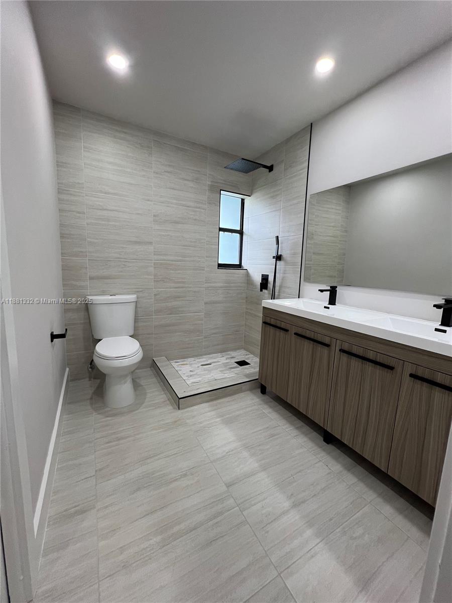 CHATEAUBLEAU VILLAS CONDO - Residential