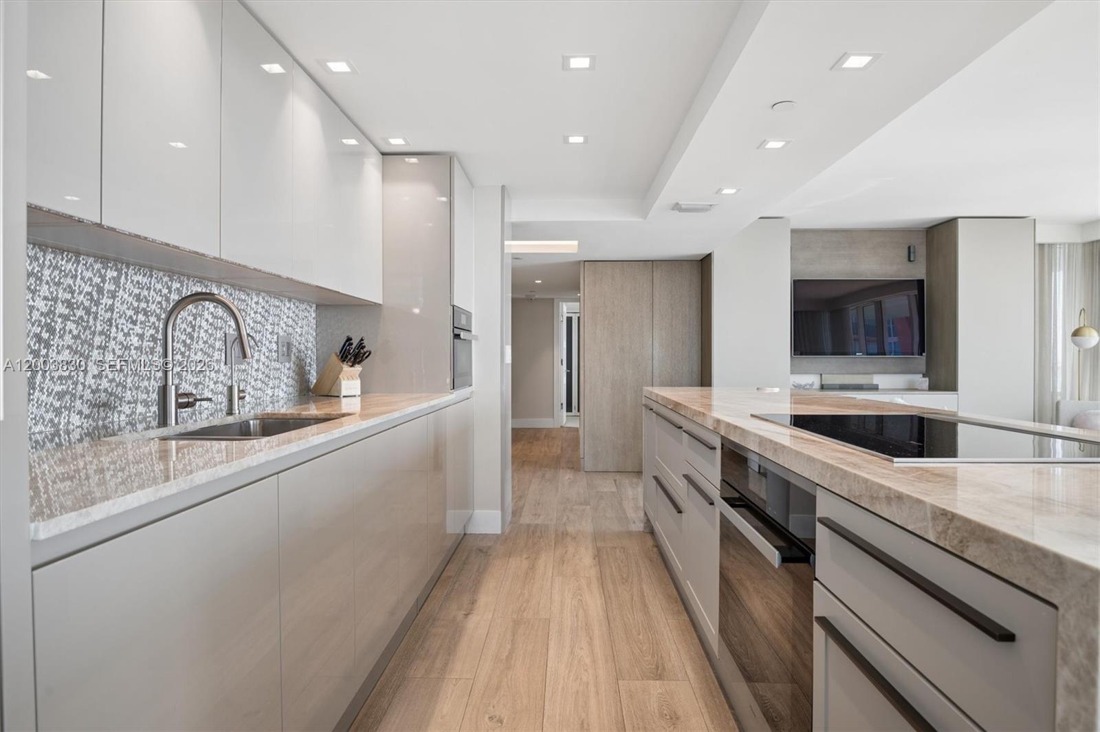 SOUTH POINTE TOWERS CONDO - Residential