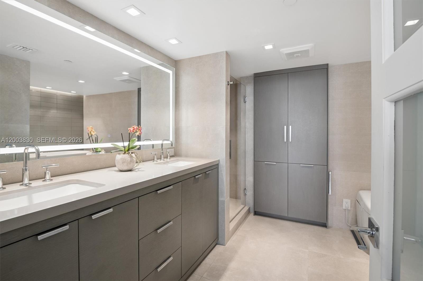 SOUTH POINTE TOWERS CONDO - Residential