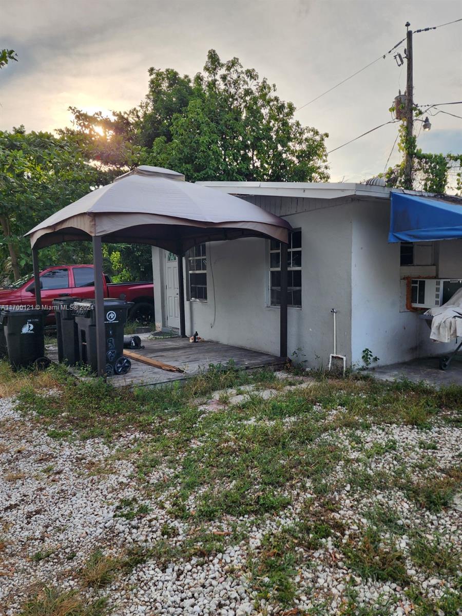 1872 SW 29th Ave