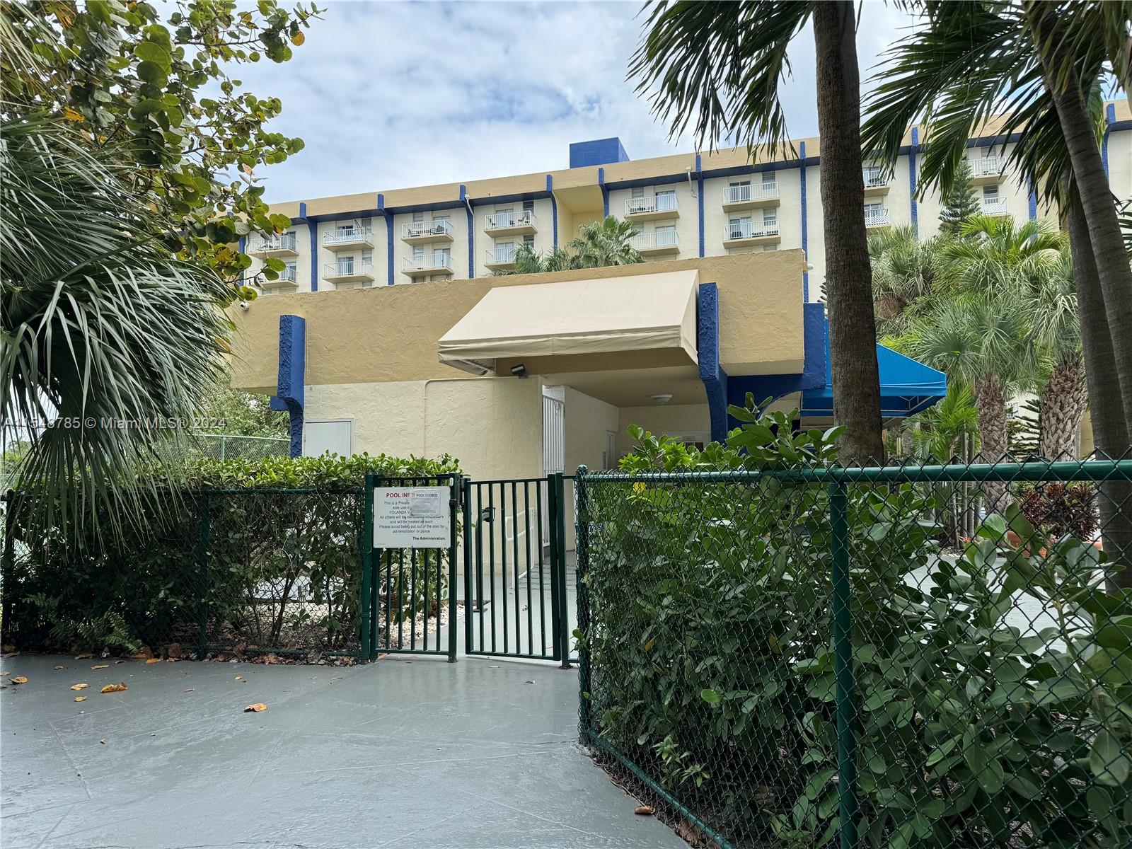 YOLANDA VILLAS CONDO - Residential