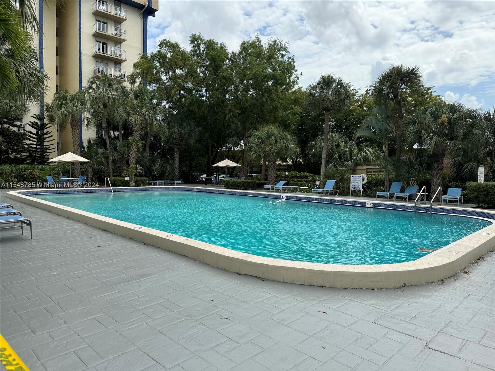 YOLANDA VILLAS CONDO - Residential