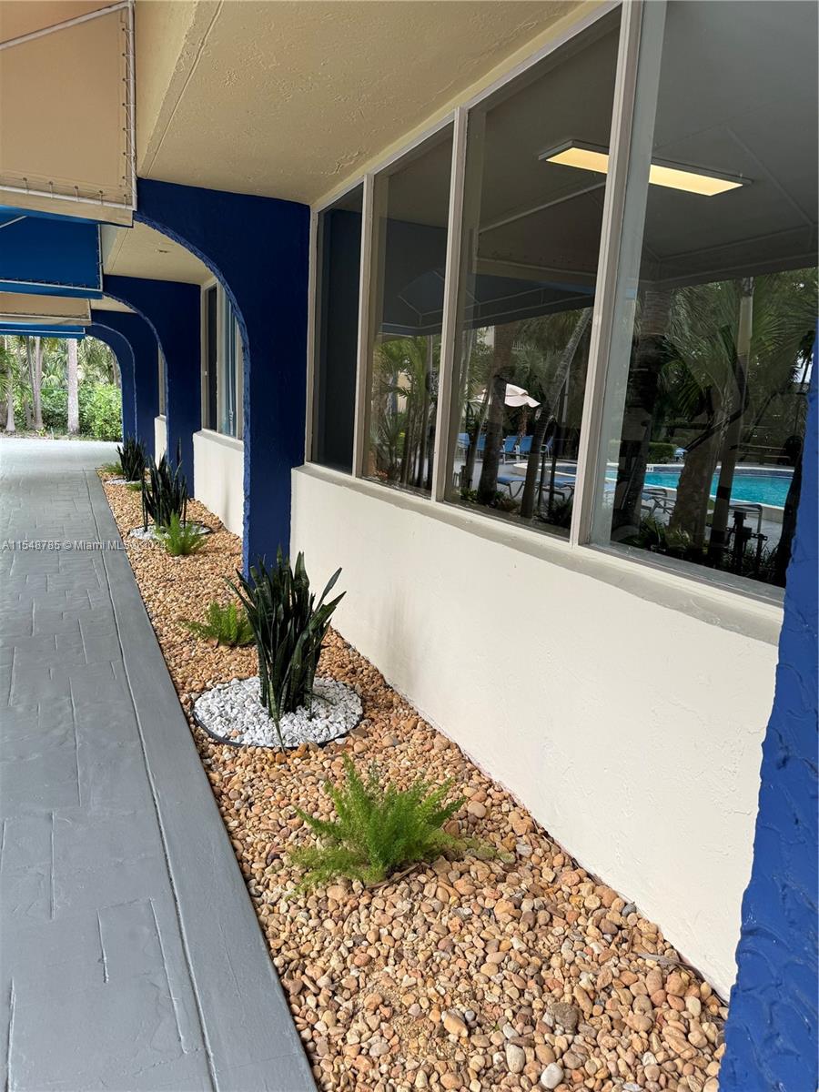 YOLANDA VILLAS CONDO - Residential