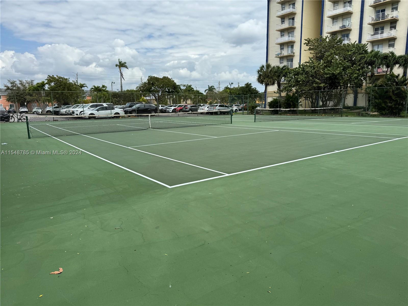 YOLANDA VILLAS CONDO - Residential