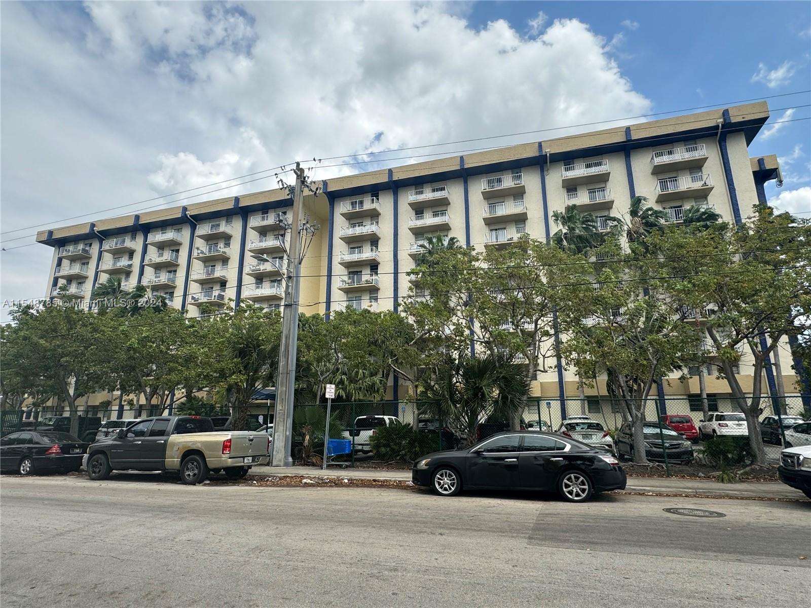 Excellent investment opportunity. Centrally located, close to shopping centers, schools and highways. This unit has assigned parking space and no rental restrictions. Please do not disturb tenants.