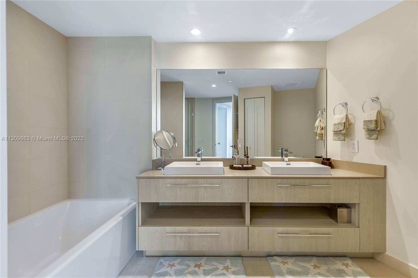 The Hyde Resort - Residential Lease