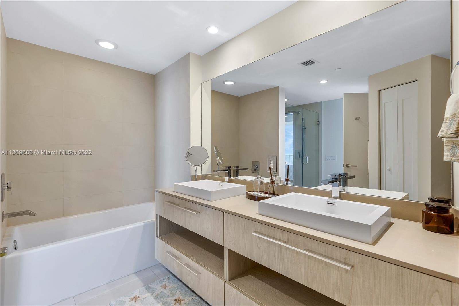 The Hyde Resort - Residential Lease