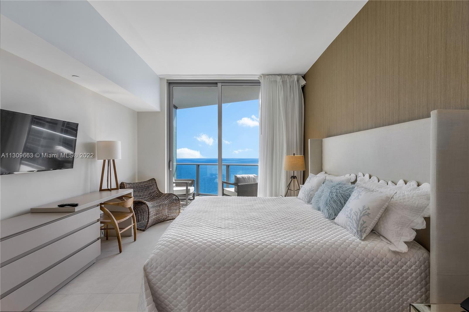The Hyde Resort - Residential Lease