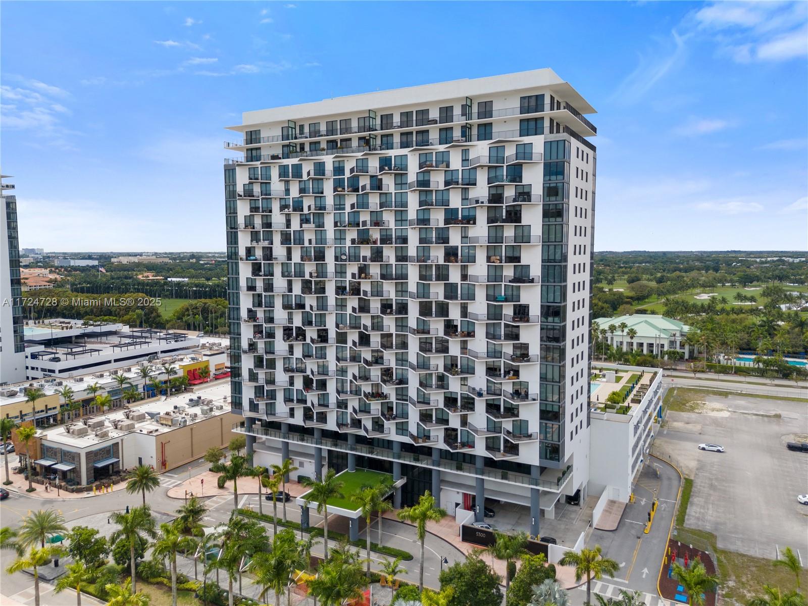 Property for Sale at 5300 Paseo Blvd 805, Doral, Miami-Dade County, Florida - Bedrooms: 1 
Bathrooms: 1  - $360,000