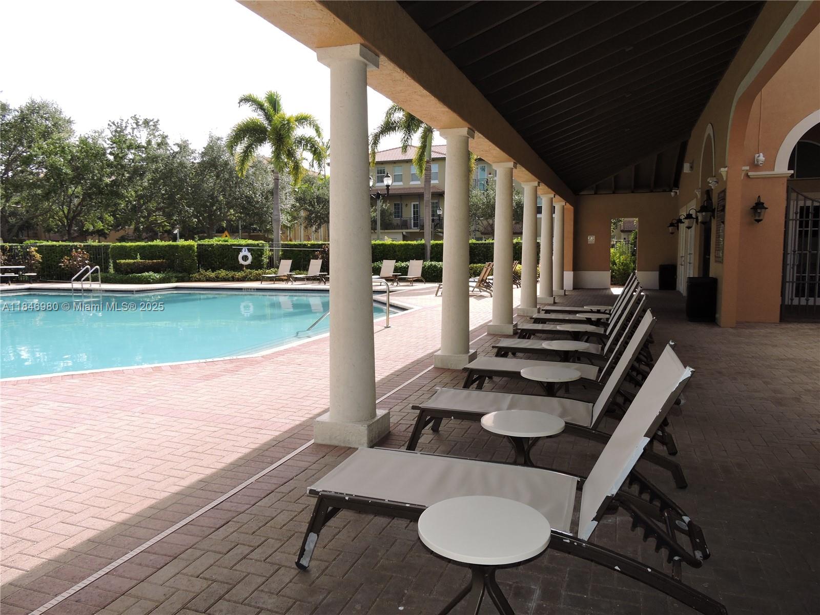 CLOBBLESTONE CONDO - Residential Lease