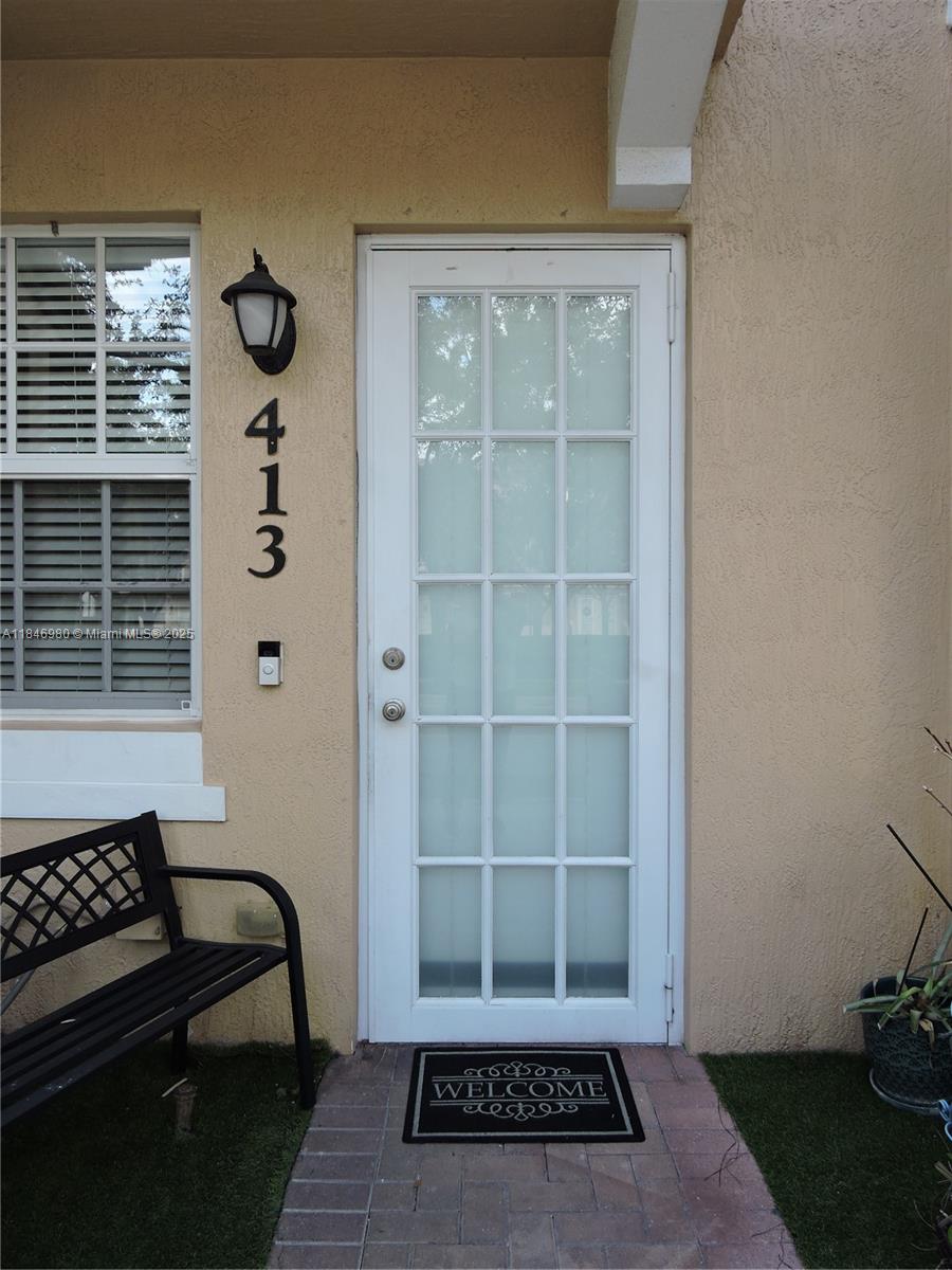 CLOBBLESTONE CONDO - Residential Lease
