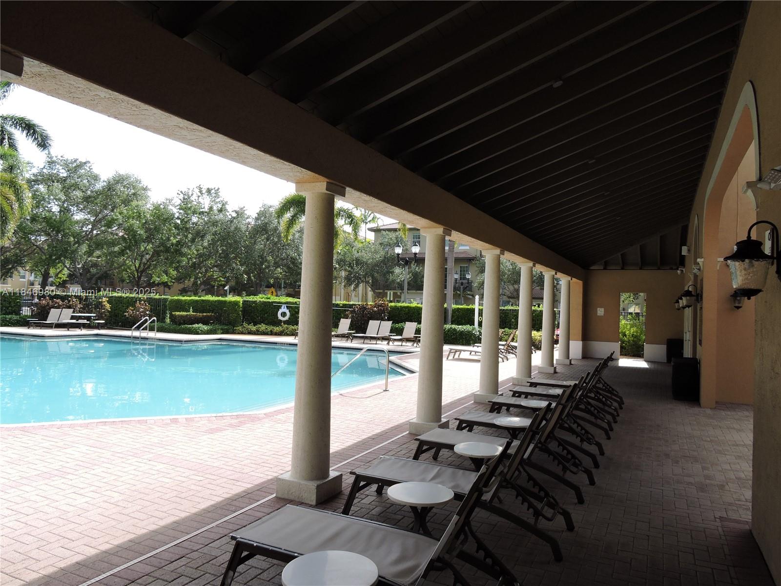 CLOBBLESTONE CONDO - Residential Lease