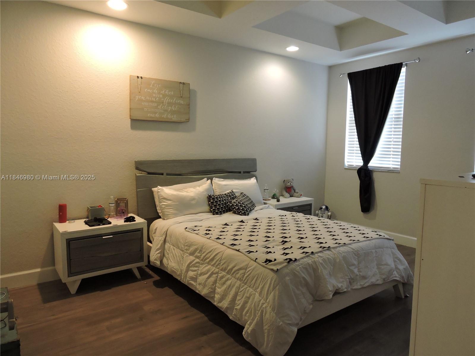 CLOBBLESTONE CONDO - Residential Lease