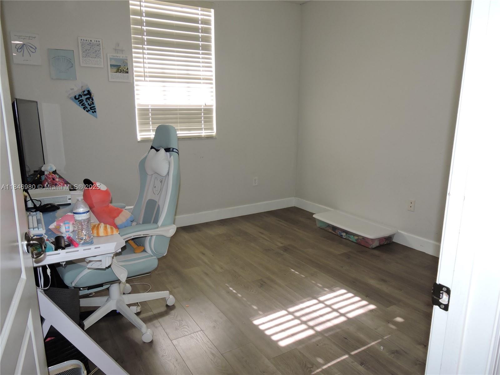 CLOBBLESTONE CONDO - Residential Lease
