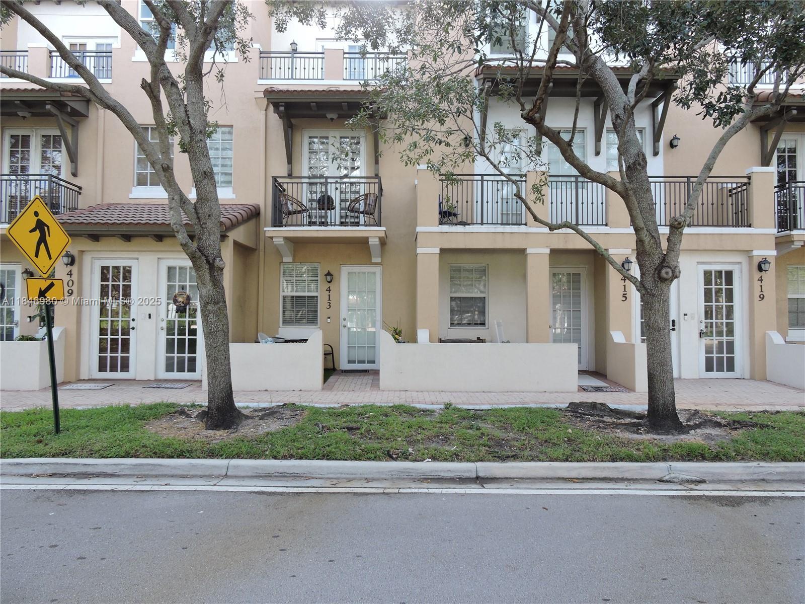 CLOBBLESTONE CONDO - Residential Lease