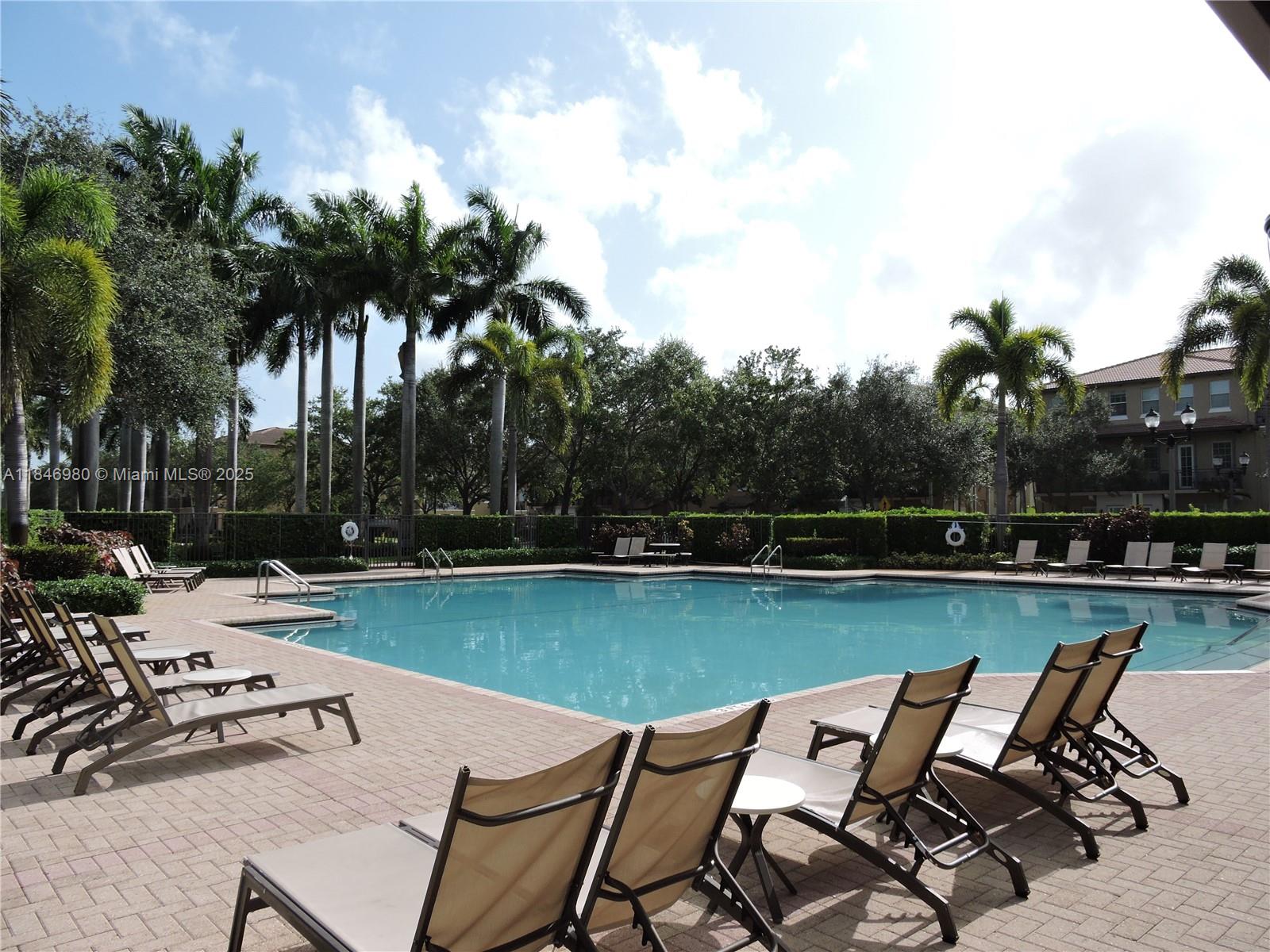 CLOBBLESTONE CONDO - Residential Lease