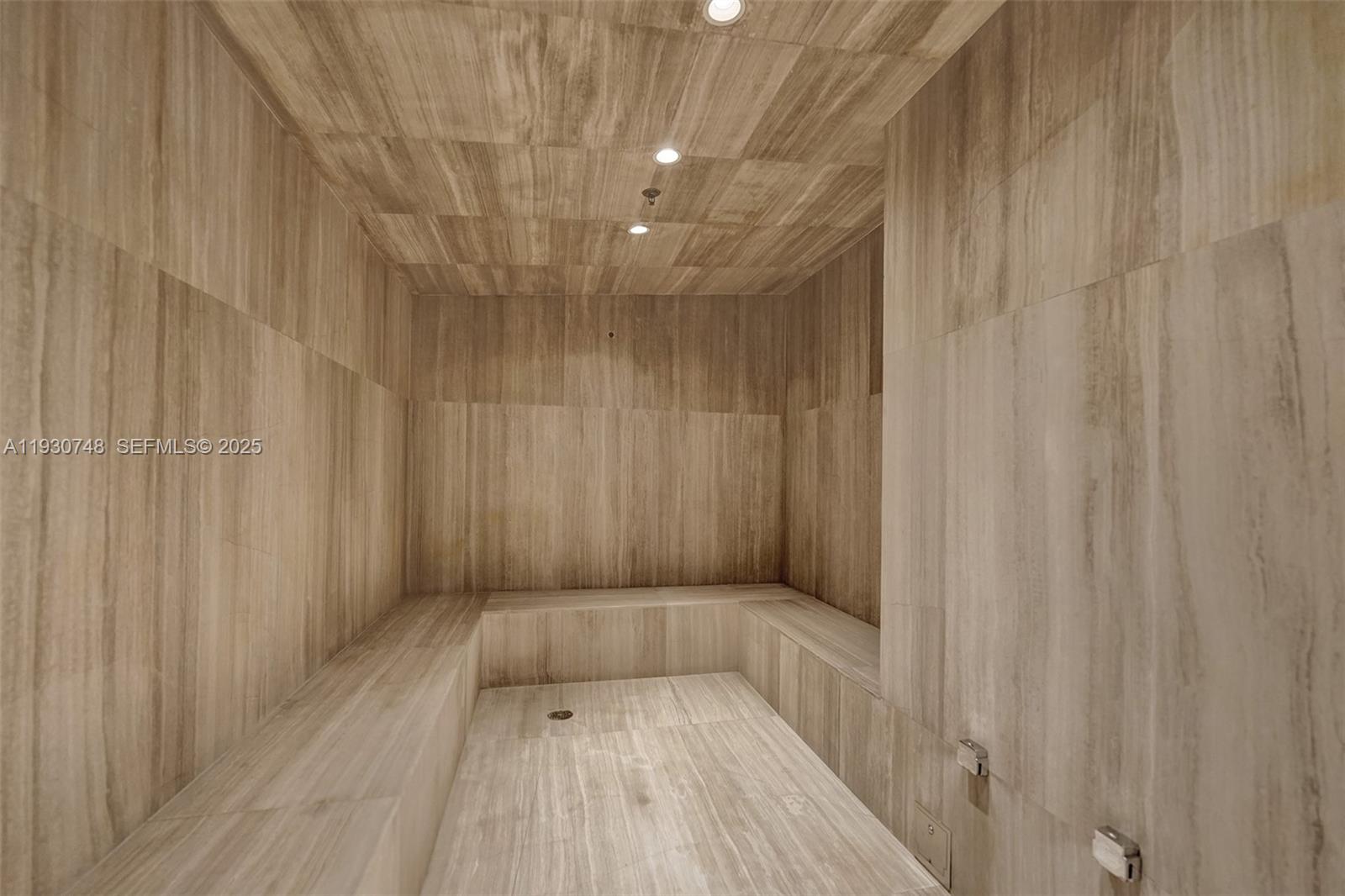 ONE THOUSAND MUSEUM CONDO - Residential