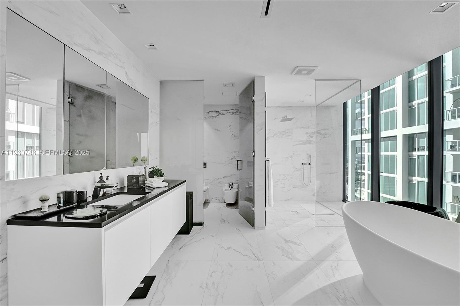 ONE THOUSAND MUSEUM CONDO - Residential