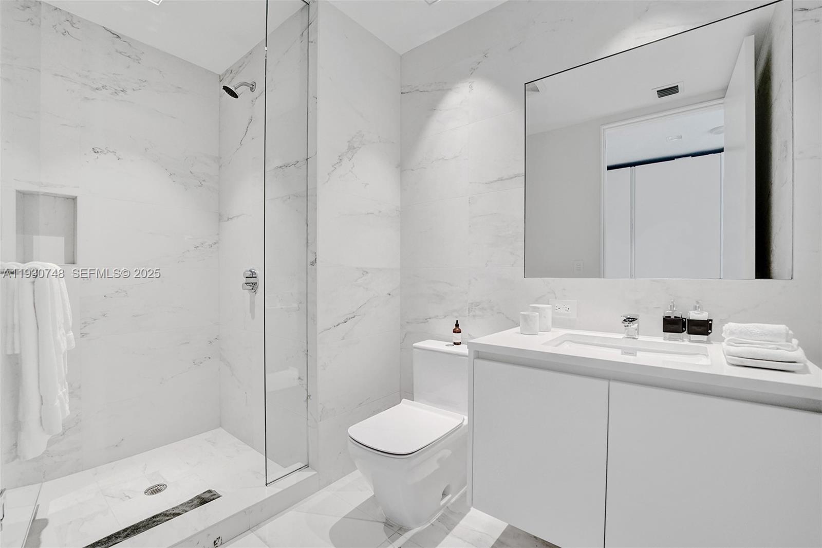 ONE THOUSAND MUSEUM CONDO - Residential