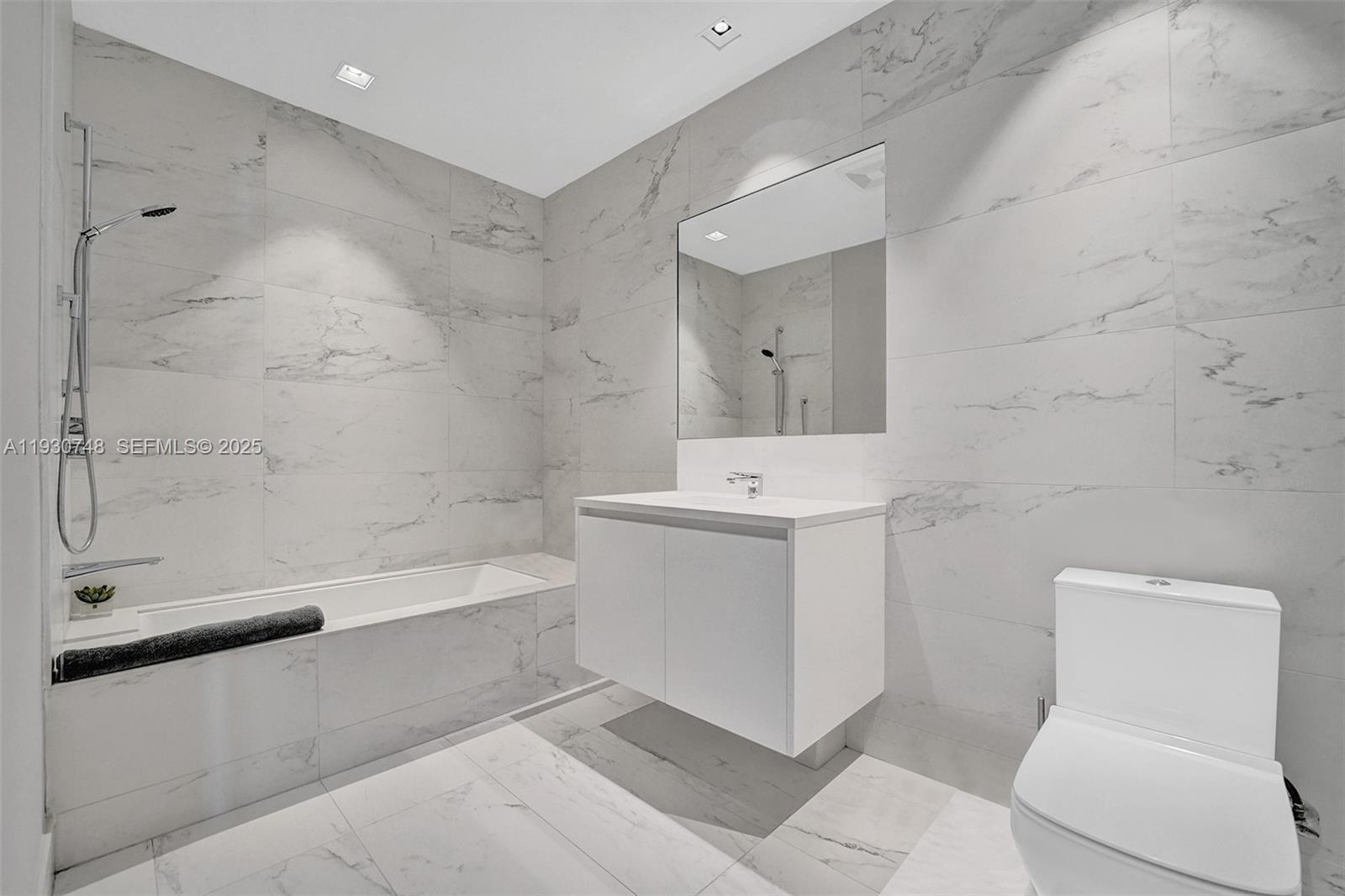 ONE THOUSAND MUSEUM CONDO - Residential