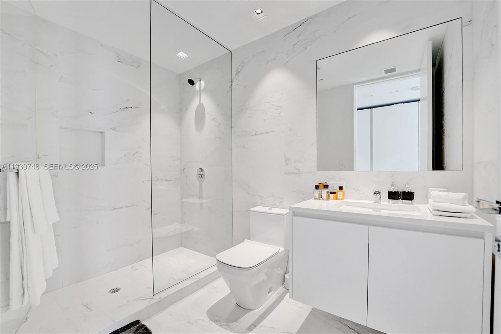 ONE THOUSAND MUSEUM CONDO - Residential