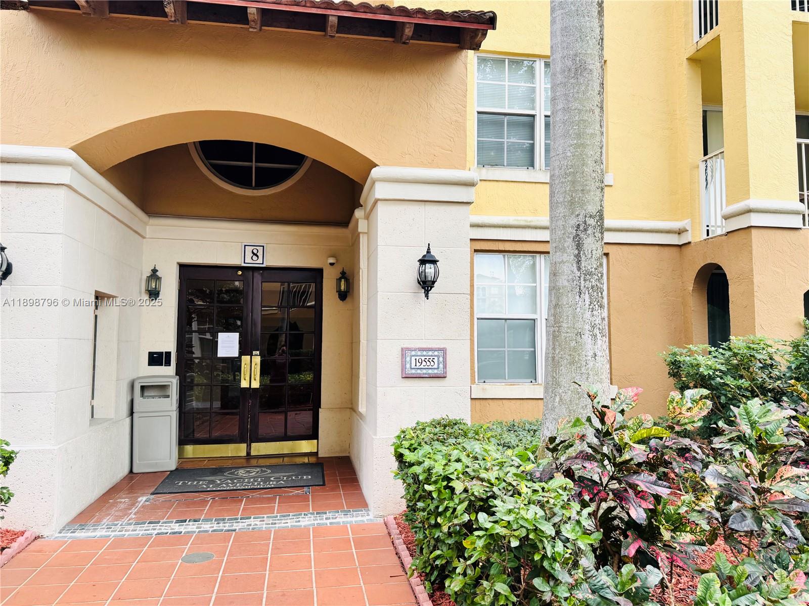 THE YACHT CLUB AT AVENTUR - Residential