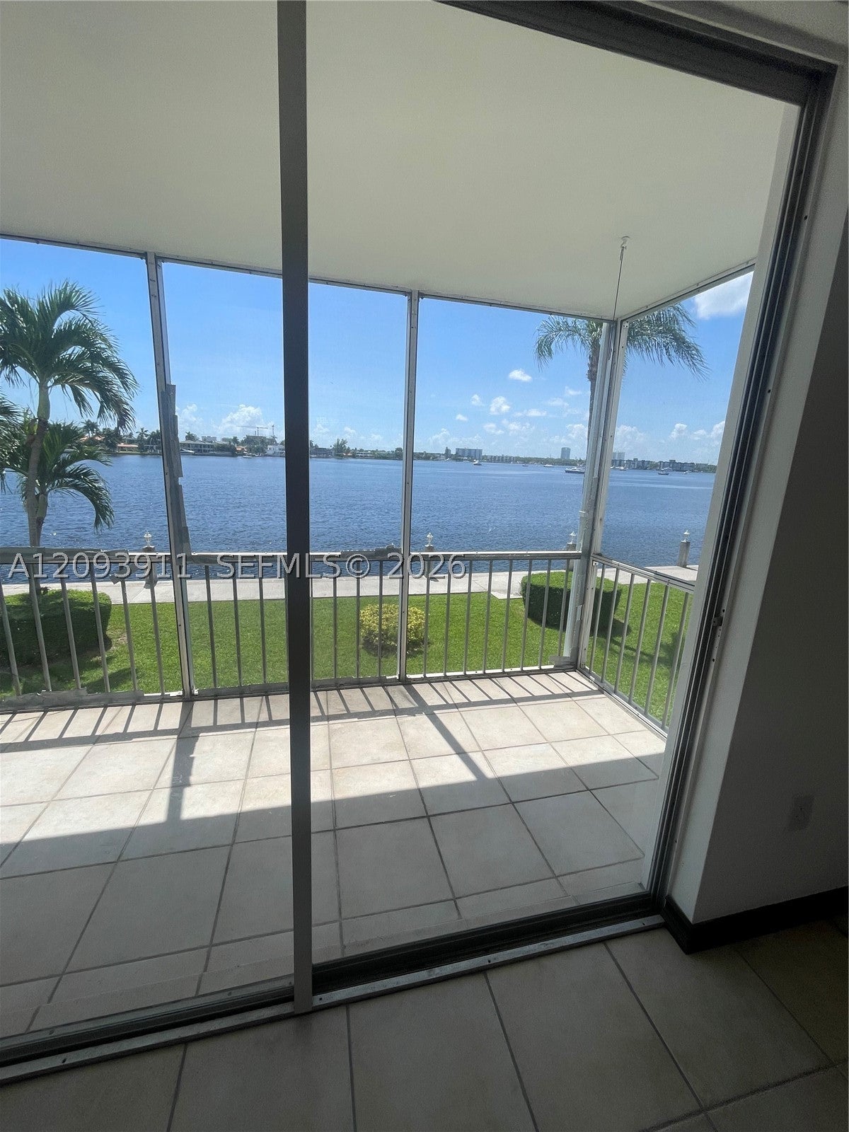 3010 Marcos Dr R205