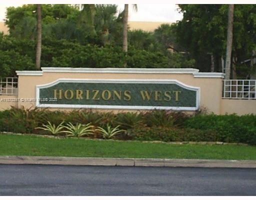 HORIZONS WEST CONDO #2 - Residential