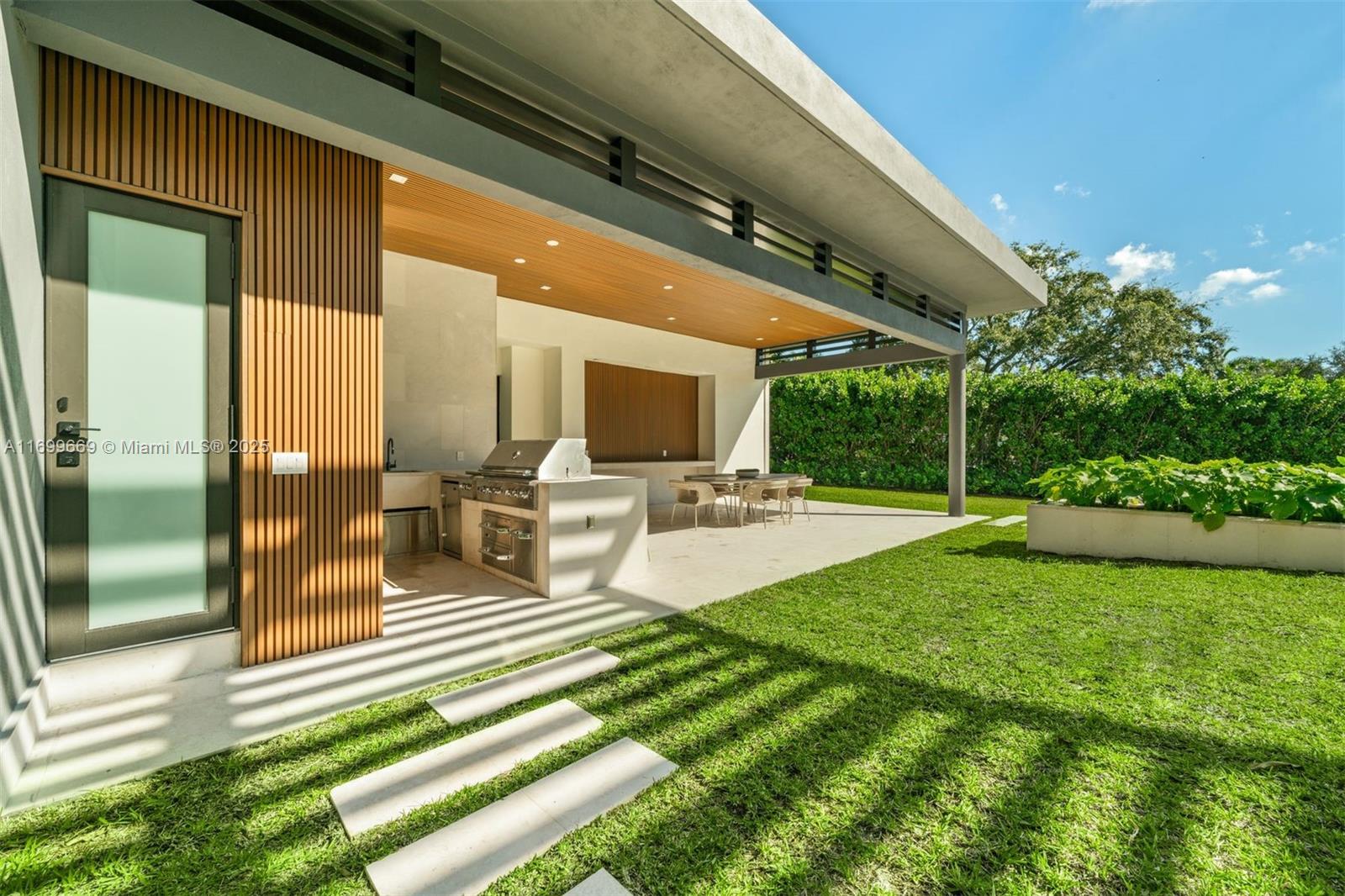 ROCKDALE HILL SUB - Residential
