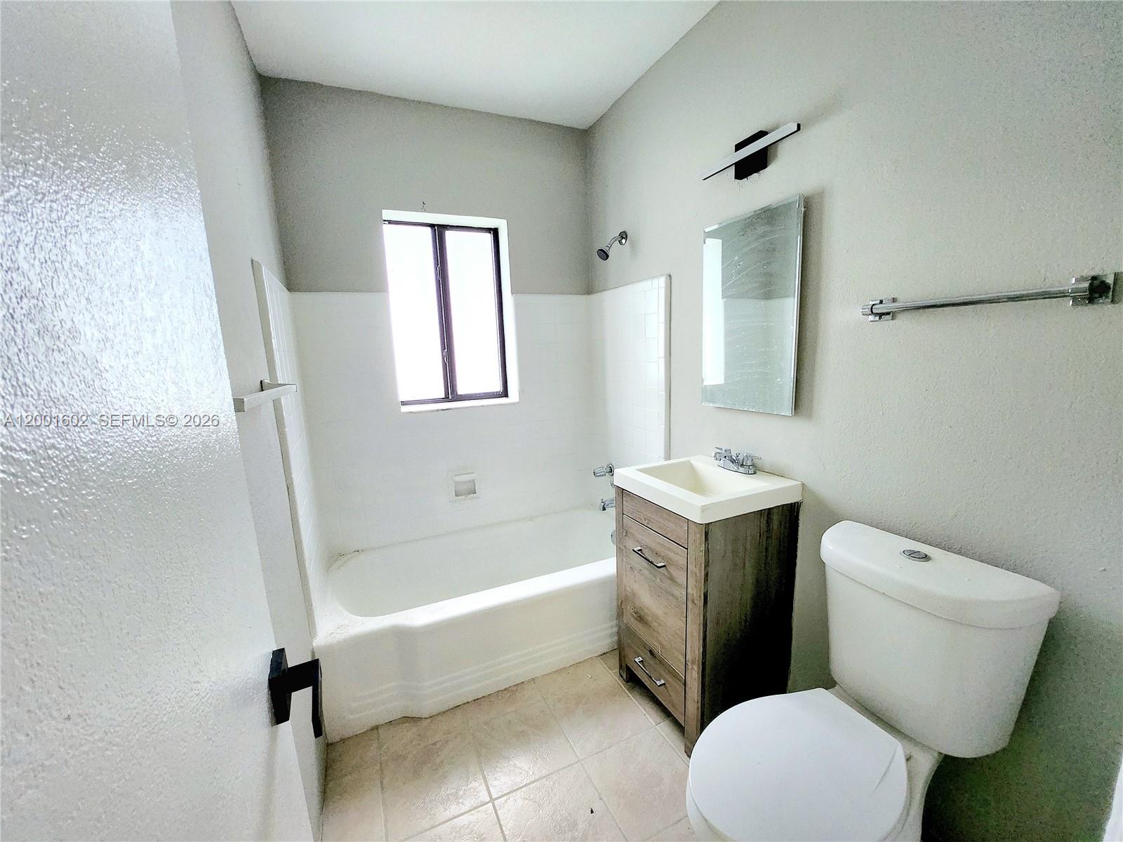 LAUDERDALE - Residential Lease