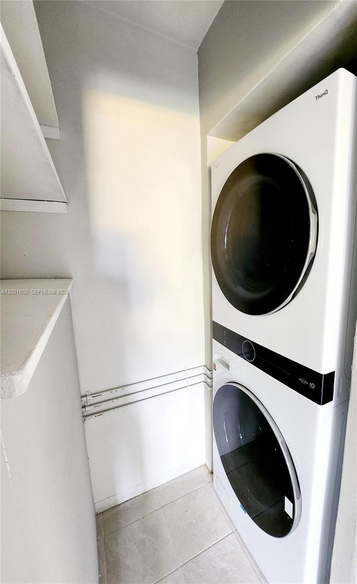 LAUDERDALE - Residential Lease