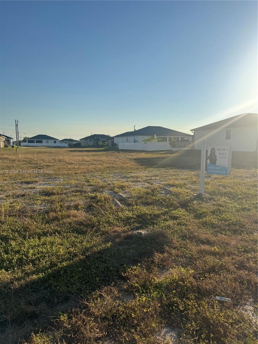 Spacious  Lot – Perfect to Build Your Dream Home or for a Smart Investment!
This exceptional triple lot provides ample space and endless potential for your next project. Situated in a peaceful and private area, it’s an ideal location to design the home you’ve always envisioned or to secure a valuable long-term investment. Conveniently located just minutes from Pine Island Road, you’ll enjoy quick access to shopping, dining, entertainment, and schools. Don’t miss the opportunity to own a prime piece of land in a fast-growing and highly desirable community!