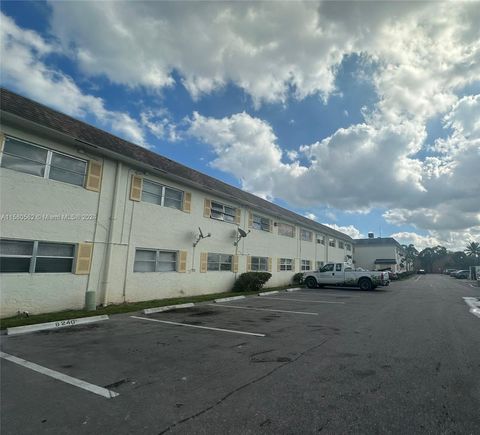 Condominium in Lauderhill FL 4160 21st St.jpg