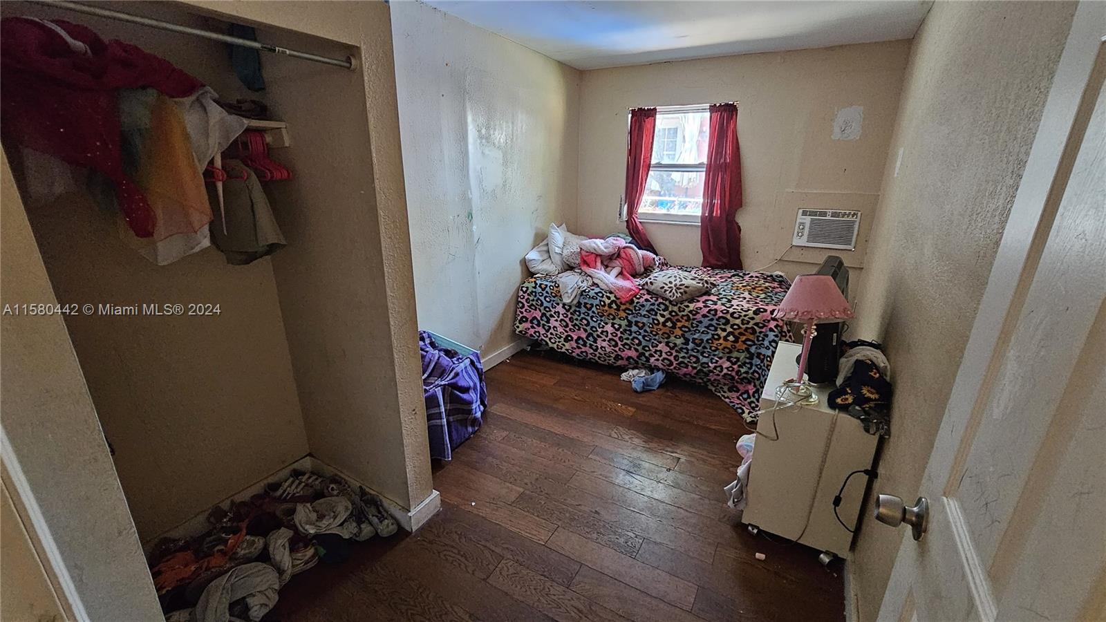 COLLIER CITY - Residential